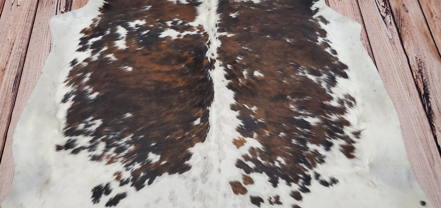 Natural Tricolor Speckled Cowhide Rug 6ft x 6ft