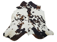Salt and pepper Cowhides rugs at the fastest delivery at your service.