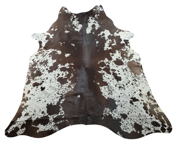 This cowhide rug in a salt and pepper pattern makes it perfect for a rustic or country-themed room, it is chocolate in shade, soft and smooth in touching. This cowhide rug in a salt and pepper pattern makes it perfect for a rustic or country-themed room, it is chocolate in shade, soft and smooth in touching. 